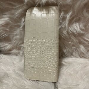 Women’s Cream Faux Leather Wallet